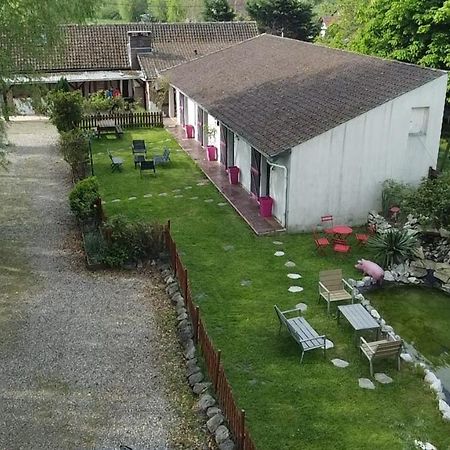 Bed and Breakfast Les Garennes Favieres  Экстерьер фото