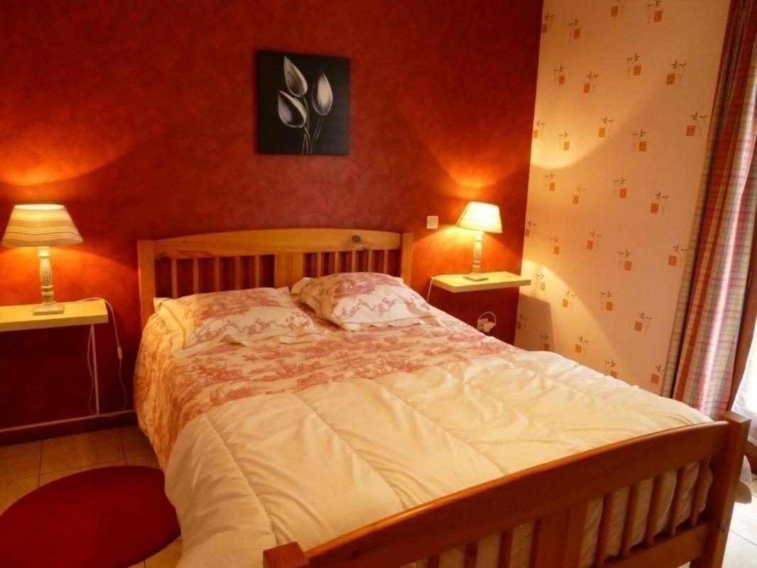 Bed and Breakfast Les Garennes Favieres  Экстерьер фото