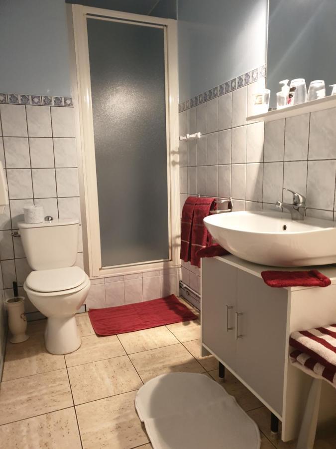 Bed and Breakfast Les Garennes Favieres  Экстерьер фото