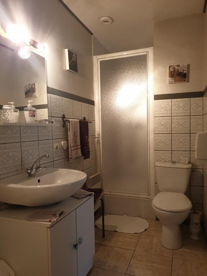 Bed and Breakfast Les Garennes Favieres  Экстерьер фото