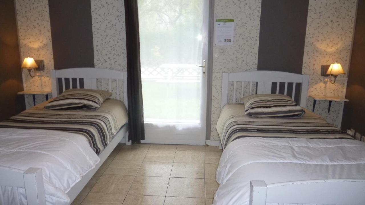 Bed and Breakfast Les Garennes Favieres  Экстерьер фото