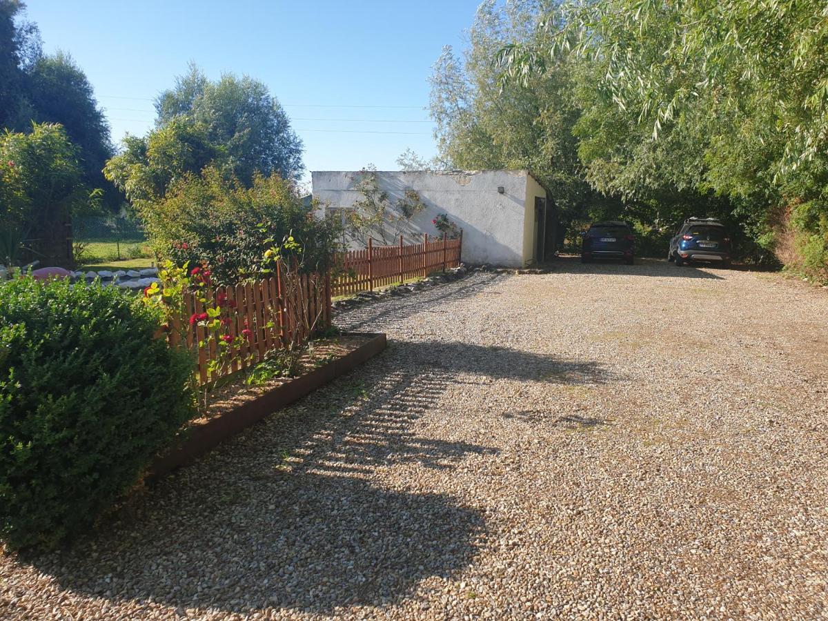 Bed and Breakfast Les Garennes Favieres  Экстерьер фото