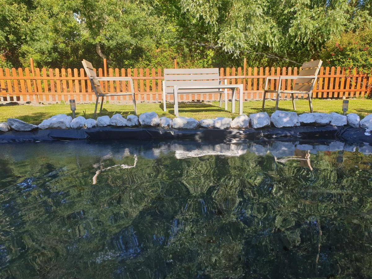 Bed and Breakfast Les Garennes Favieres  Экстерьер фото