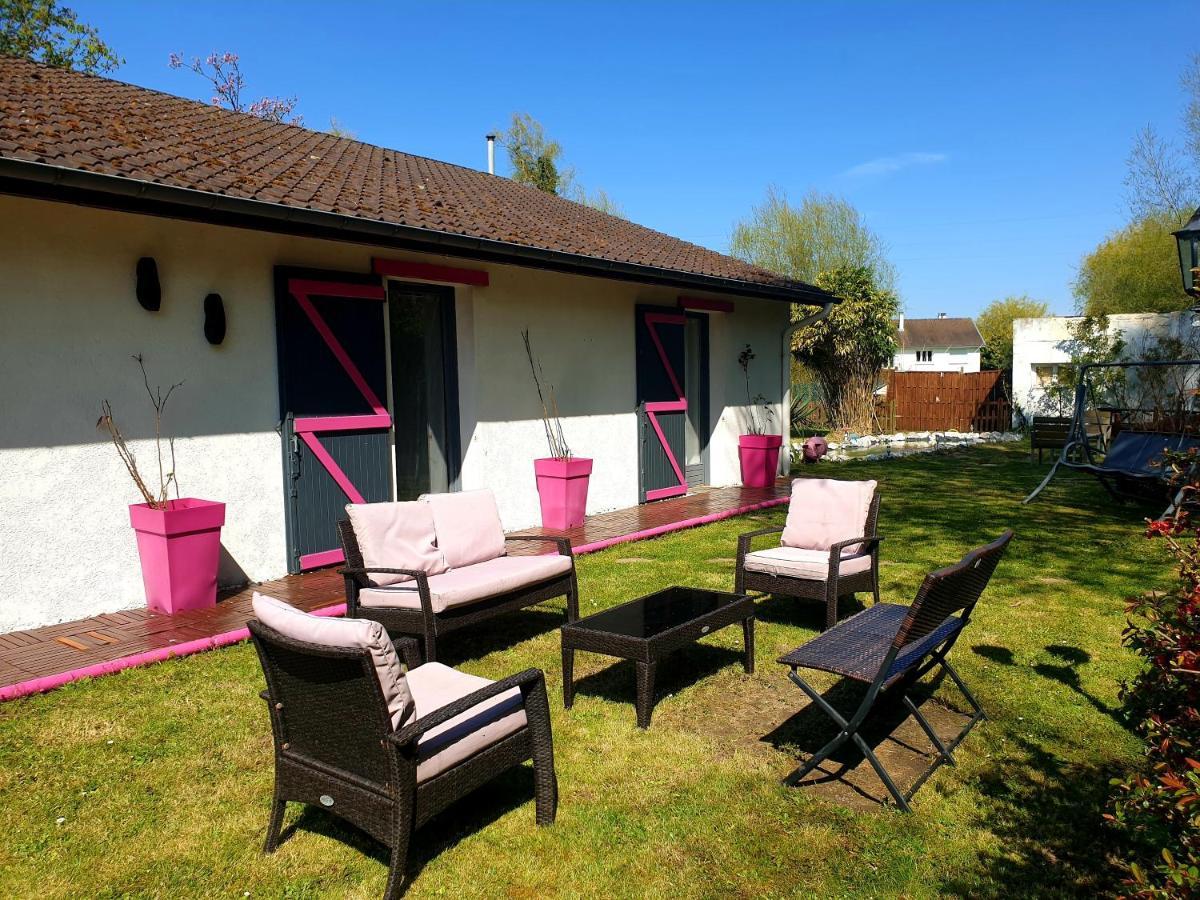 Bed and Breakfast Les Garennes Favieres  Экстерьер фото